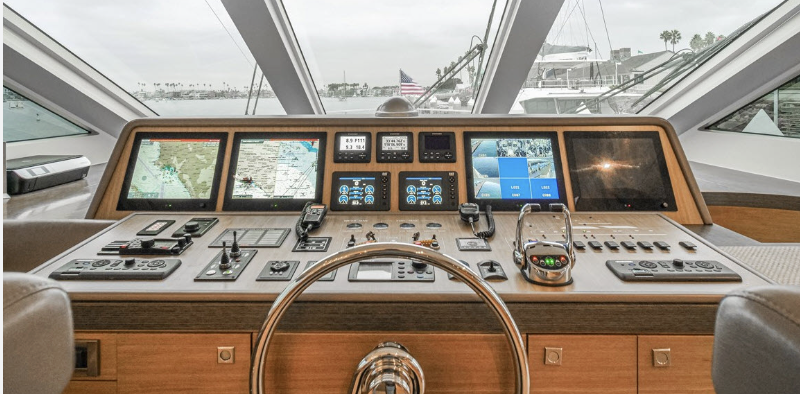 ⚓ Why More Boat Owners Are Hiring Captains Instead of DIY
