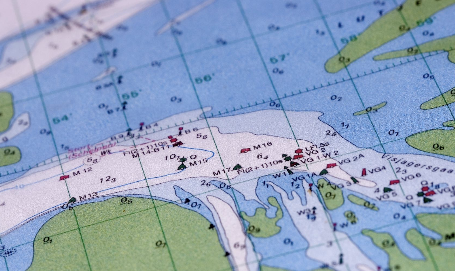 How to Read the Water (A Skill Most Boaters Ignore)