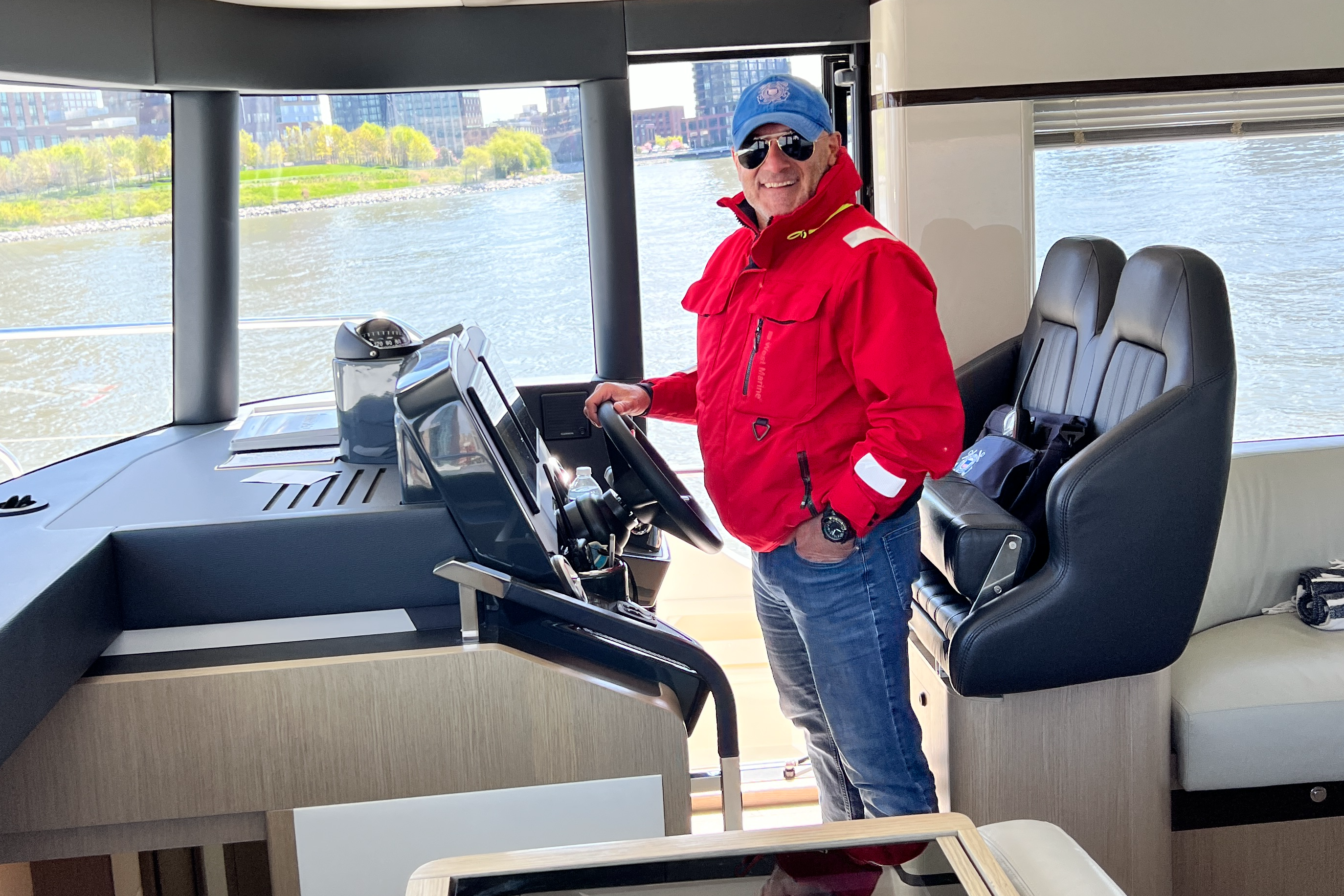 How to Choose the Right Yacht Captain